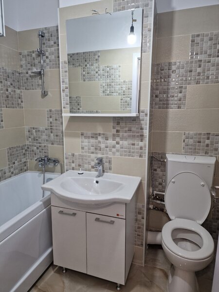 Piata Ambrozie, 5 minute metrou Nicolae Grigorescu,