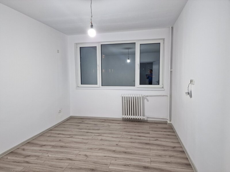 Piata Ambrozie, 5 minute metrou Nicolae Grigorescu,